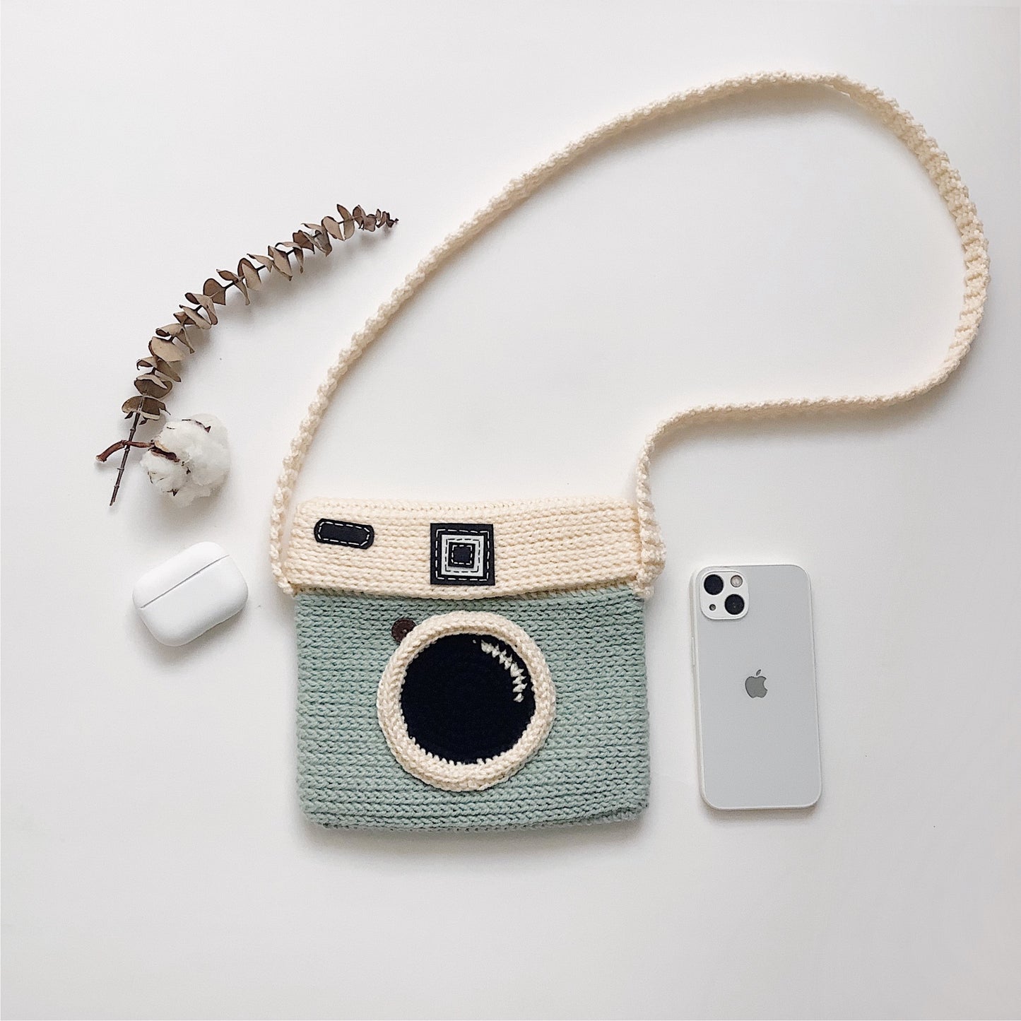 VIDEO + Pattern Camera Crochet Bag