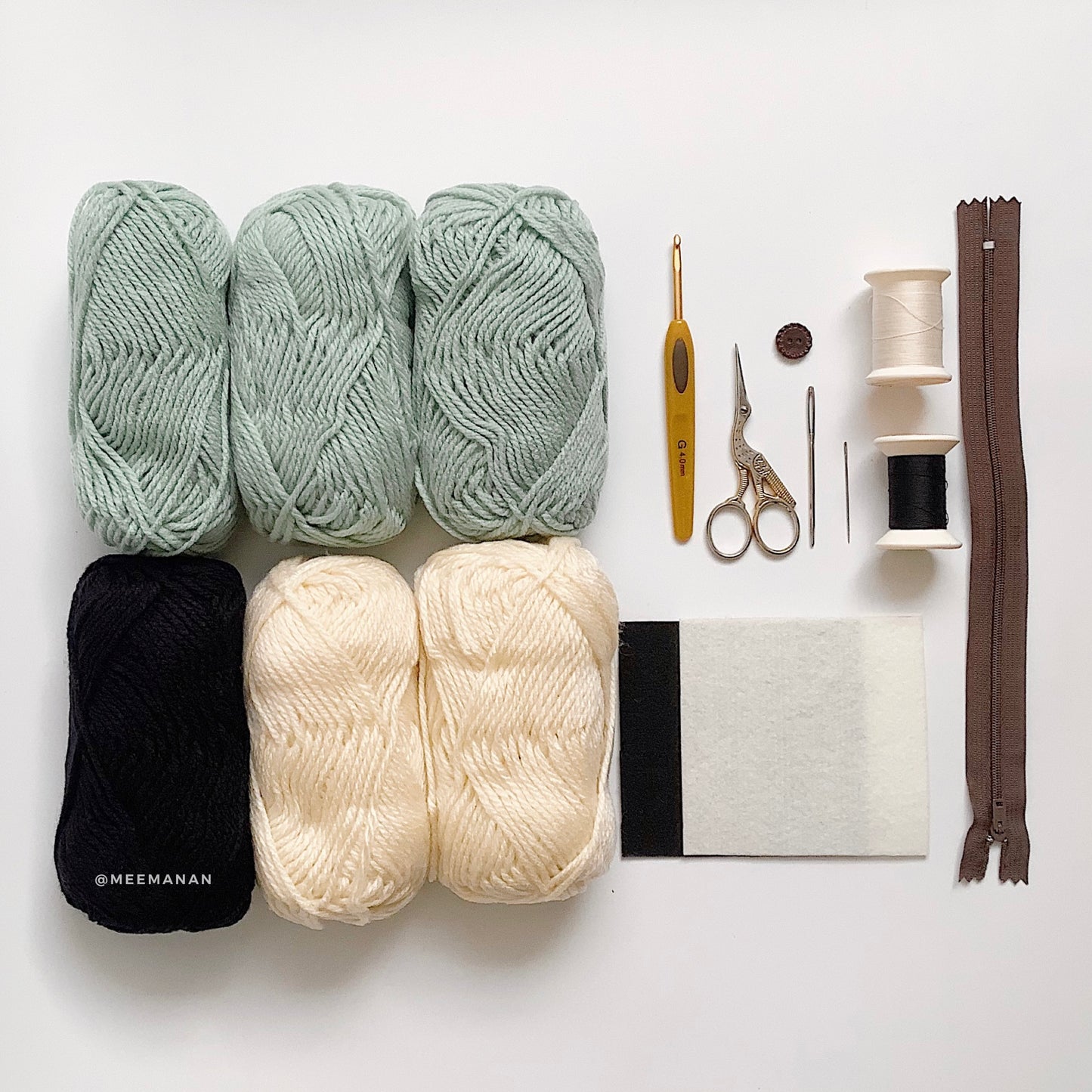 VIDEO + Pattern Camera Crochet Bag