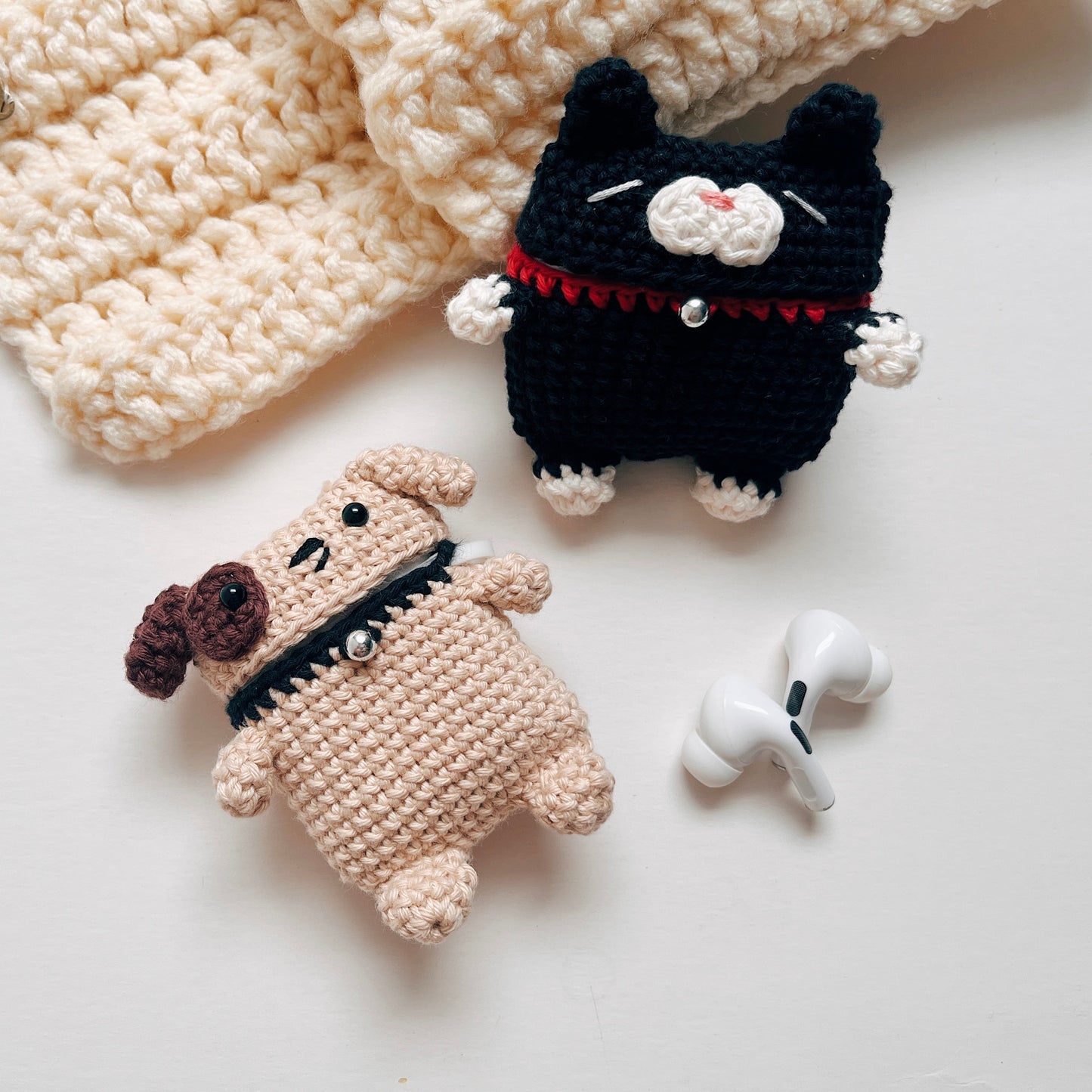 Pattern Airpods Crochet with Silicone Case | Cat & Dog